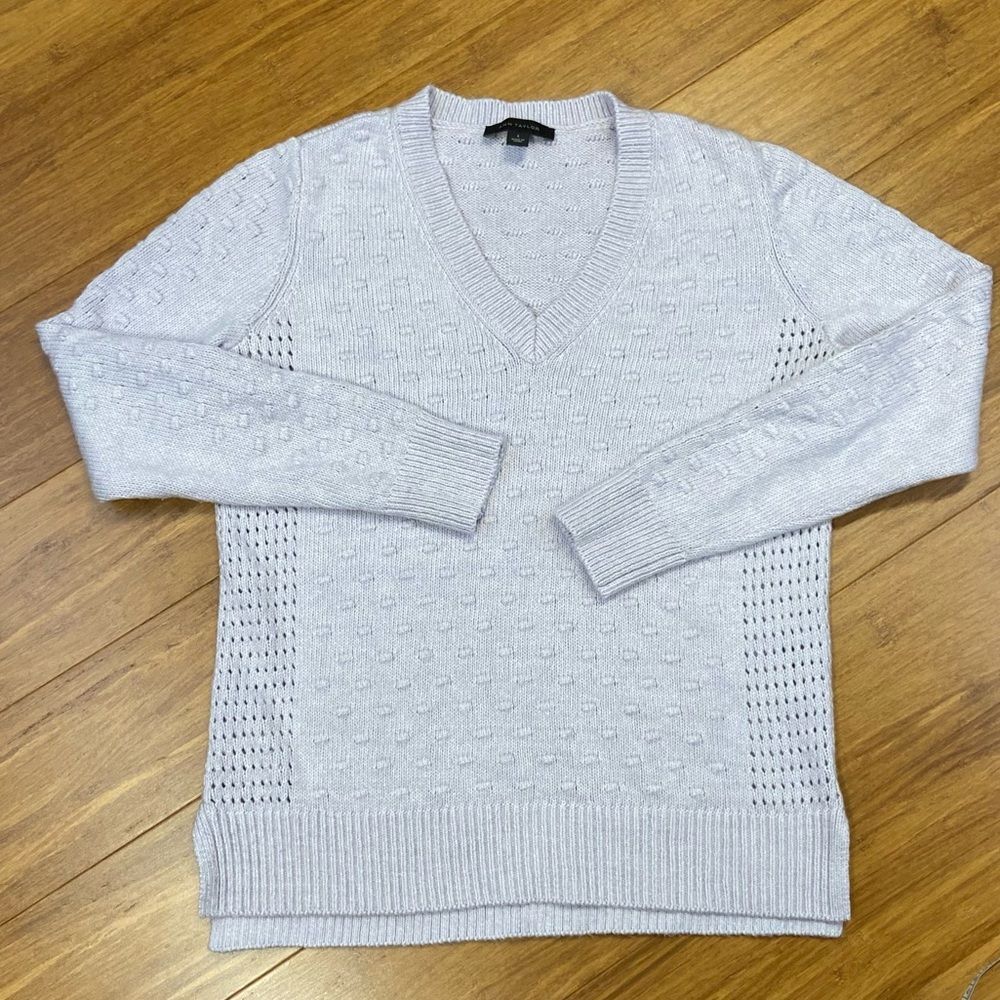 Ann Taylor V-Neck Knit Lilac Sweater size Small